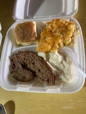 Meatloaf, Mac and cheese, roll