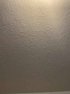 Rosette pattern on ceiling