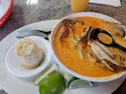 Sopa mariscada