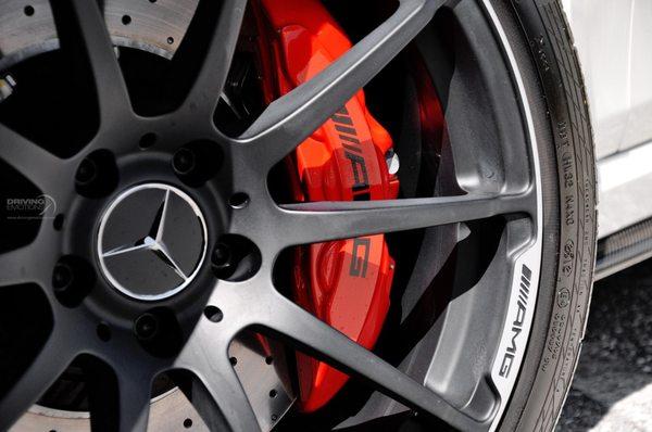 Professional brake caliper painting service in Miami, Paint Brake calipers in Miami. Same Day Service with logos