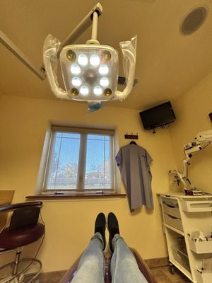 Very good service took care of my tooth extraction. I feel comfortable and feel safe like a mom takes care of her children.