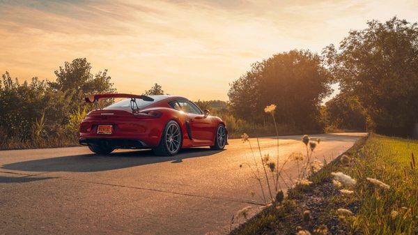 Porsche Cayman GT4