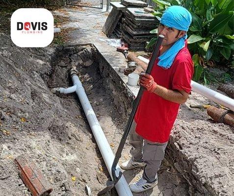 Replacing the main sewer line in the back yard of Dovis Plumbing Customer in Hollywood, FL 33021.