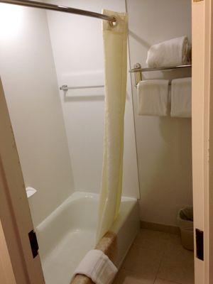 Shower/bathtub (standard $92/day room; 2nd floor)