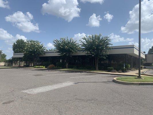 Former 1st Horizon Bank Sold by Metropolis Real Estate Services