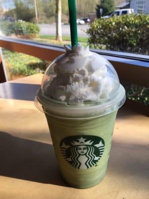 Grande green tea frappé!