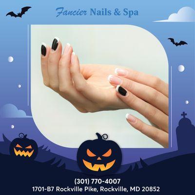 Looking for the perfect nail design for this Halloween? 
   &  has you covered!