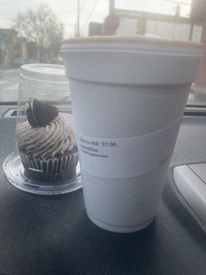 Oreo vegan cupcake and Cappuccino smoothie