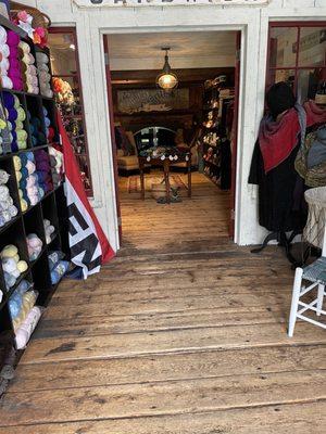 Black Purls Yarn Shop