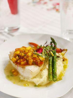 Chilean Sea Bass w/Mango Salsa, Potato Puree, Melted Leek Sauce