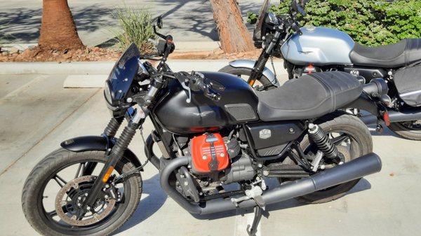 Moto Guzzi V7 850cc available to rent at Desert Moto Rentals