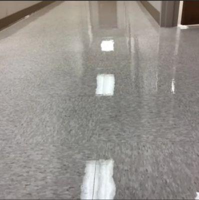 Floor Waxing, Buffing High-speed well keeping Floor Maintenance.