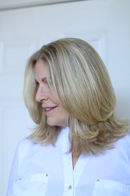 Preserve + Nourish: A full blonde highlights that looks like it natural grows that way.