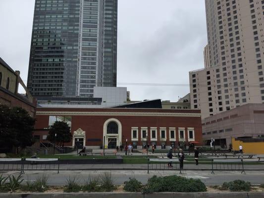 Jessie square, contemporary Jewish museum, and back of Four Seasons Horel