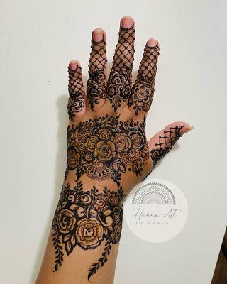 Eid henna IG: @hennaartbysania