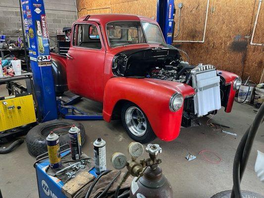 1947 Chevy (5 windows) - New engine