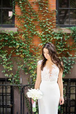 Our beautiful bride holding a Calla Lily bouquet