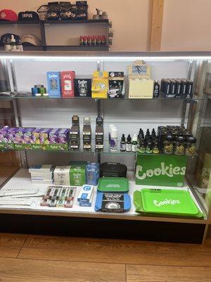 Wellness CBD & Delta 8: ti tinctures, gummies, vapes,  flower and more. Feat. brands: Cookies CBD, Backwoods, Santa Cruz, Ooze, EndoZondo...