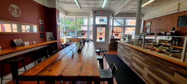 Interior (07/12/23). @FrothOnFranklin #JerseyCity #NewJersey #CoffeeShop