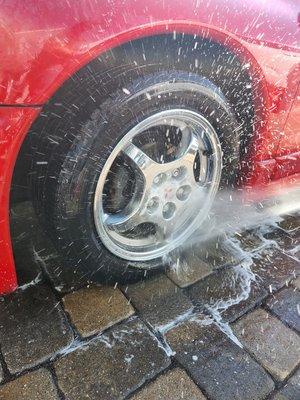 Deep wheel Cleaning