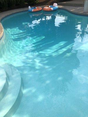 Weekly & monthly swimming pool & hot tub cleaning at an affordable rate!