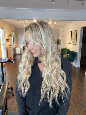 Full highlight and 2 rows of handtied extensions