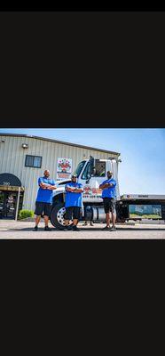 Big Boyz Towing LLC 
Bosses!