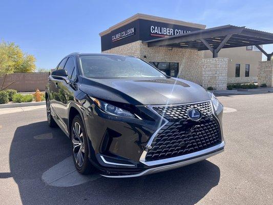 The before shot... front end damage. 2022 Lexus RX 450 Hybrid