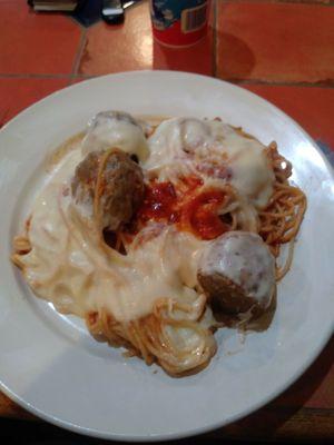 Baked spaghetti with meat balls