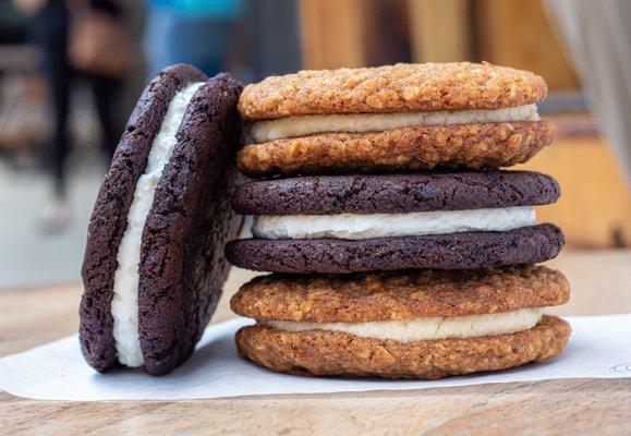 Chocolate and Oatmeal Cream Pies