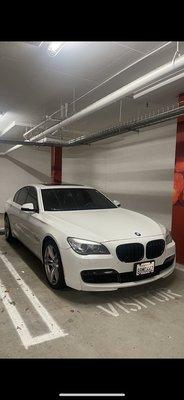 BMW 740i