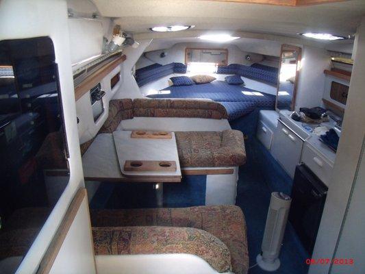 1992 290 searay , this is the new interior installed.