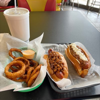 Onion rings, Boston, nor'easter, and Boston hottie, both with hot link dogs. So yummy.