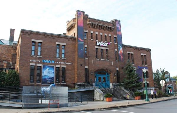 The front entrance to the Museum of Science & Technology in Syracuse, NY