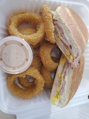 Cuban sandwich with onion rings