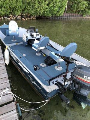 16' Lund Fishing boat w 40 hp Yamaha