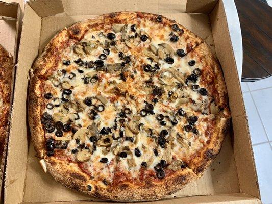 Mushroom and black olive .. large thin and crispy