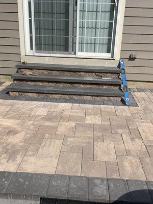 Rittenhouse sandybeach pavers whit Coventry block harvest blend steps and flagstone treads