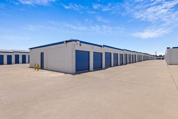 West Coast Self-Storage Ontario
2035 S Cucamonga Ave, Ontario, CA 91761 - Wide Drive Aisles