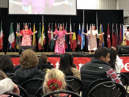 Filipino dance involving balancing cups of water