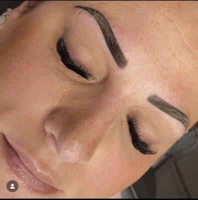 @lashesandbrowsbyastasia