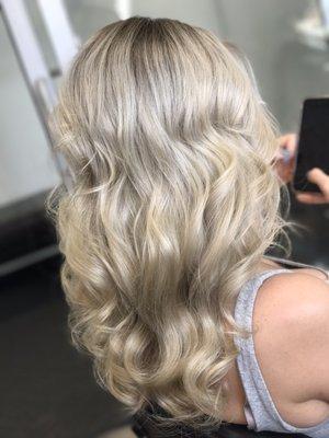 Gorgeous blonde hair for this babe