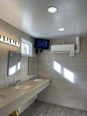 There was a TV in the bathroom!