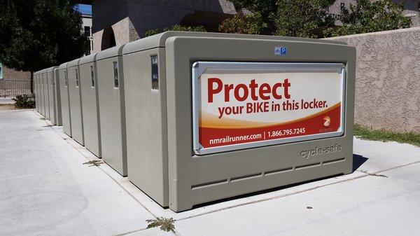 The Downton Albuquerque Rail Runner Station has bicycle lockers available to rent