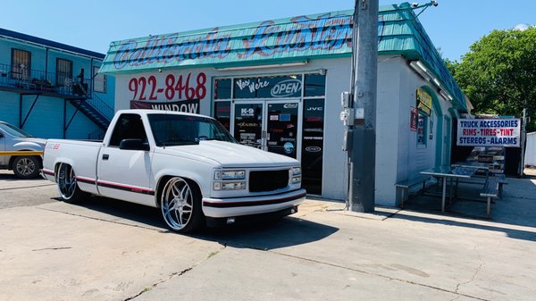 Front entrance to California kustoms