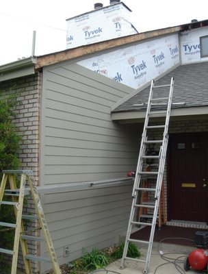 Front roof and wall under const