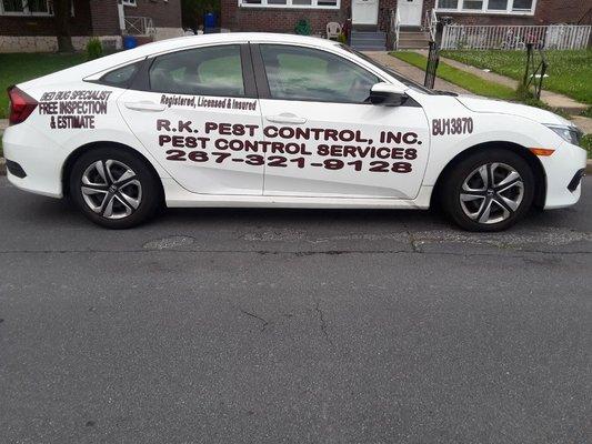 Pest control vehicle