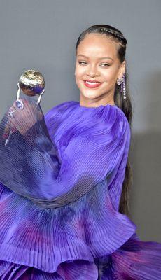 Rihanna Backstage at the 2020 NAACP Awards with her Award photo by Dave Evans of Backstage Access Mag.