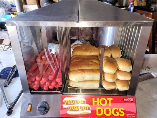 Our hotdog steamer rents for $50.00 a day. It can hold up to 200 hotdogs per hr. and 49 buns at one time.