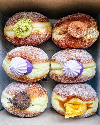 CREAM FILLED DONUTS (IG: @THIRDHOUSECOFFEE)